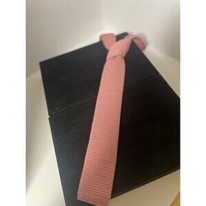 Vtg Pink Flat End Slim Knitted Necktie From Higbee's Store for Men. Made In USA